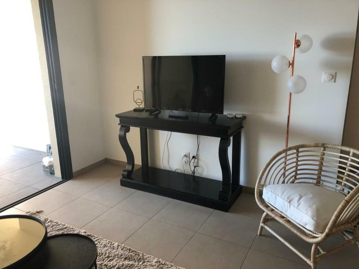 Fronte Di Mare Apartment โพรพริอาโน ภายนอก รูปภาพ